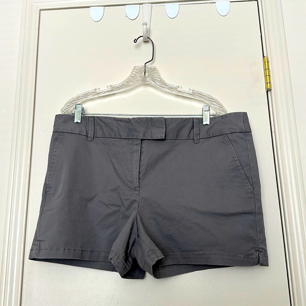 NEW - Ann Taylor Loft Gray Riviera Short
